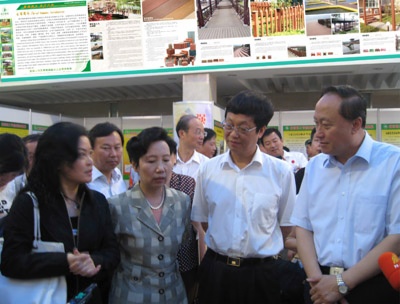 省委常委、市委書記朱善璐大力支持南京聚鋒塑木產(chǎn)業(yè)發(fā)展