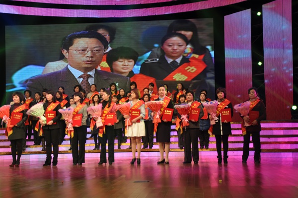 祝賀吳汾董事長榮獲南京市“十大巾幗創(chuàng)業(yè)明星”榮譽(yù)稱號